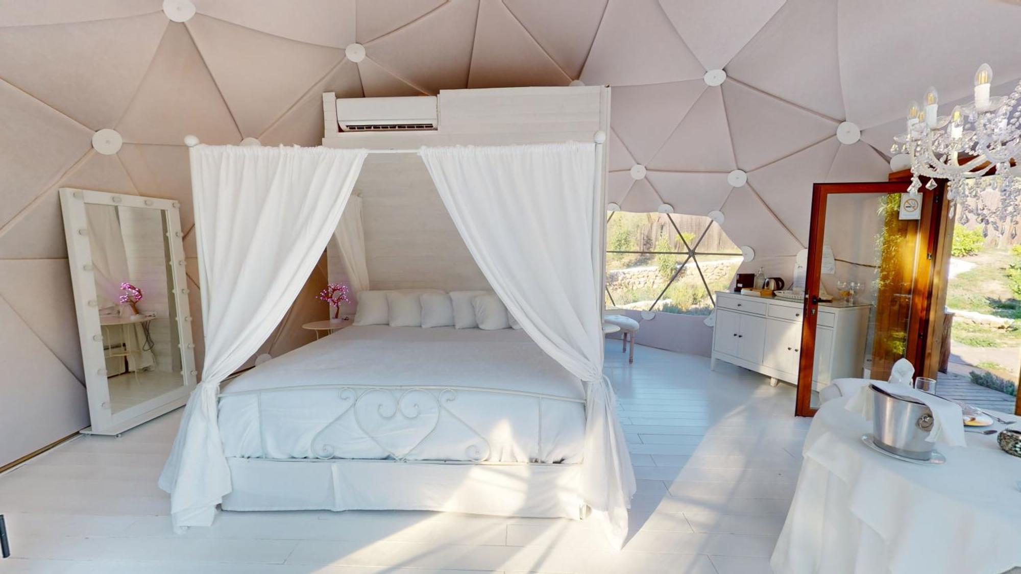 Domo Suites Masia Cal Geperut بادالونا المظهر الخارجي الصورة