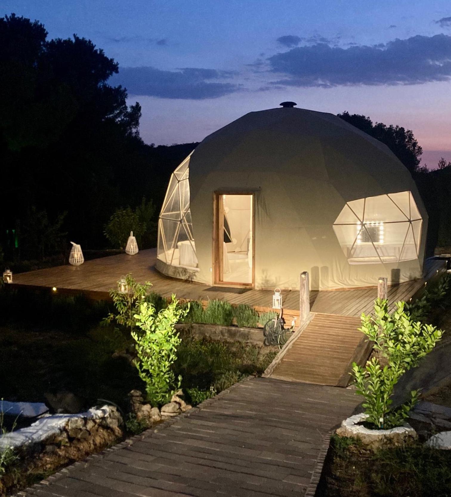 Domo Suites Masia Cal Geperut بادالونا المظهر الخارجي الصورة