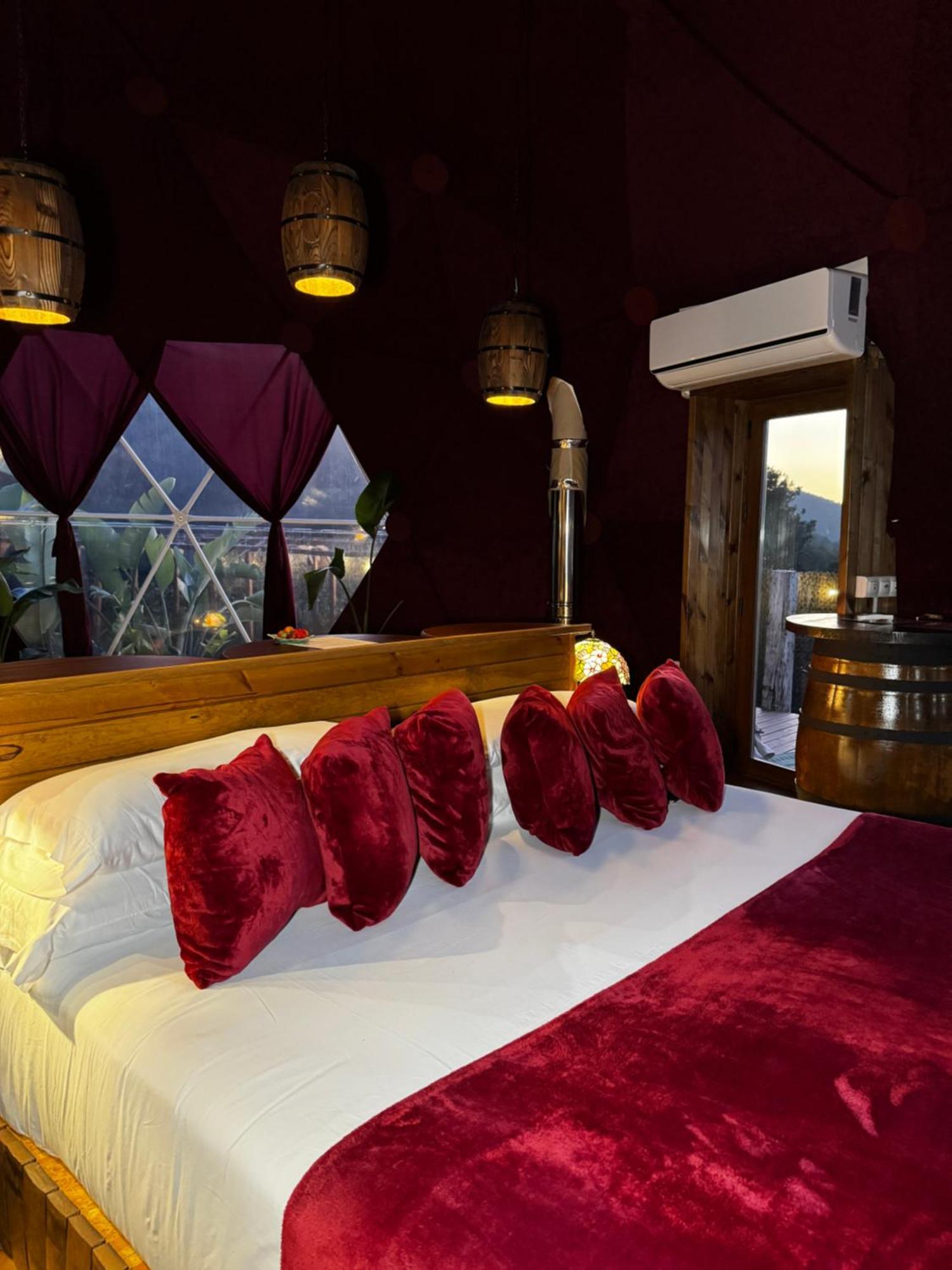 Domo Suites Masia Cal Geperut بادالونا المظهر الخارجي الصورة